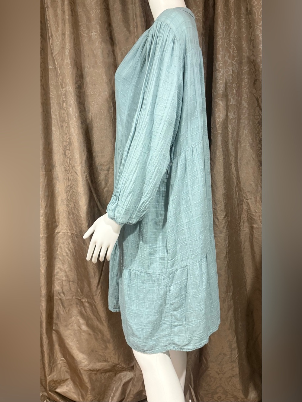 Knox Rose Seafoam Embroidered V-Neck Midi Dress - Picture 3 of 12